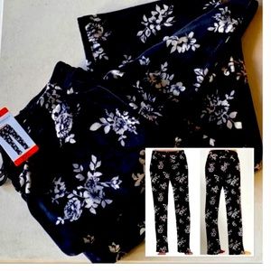 Karen Neuburger-Black Floral Velvety Lounge Pants